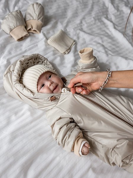 Утепленный комбинезон с манжетами