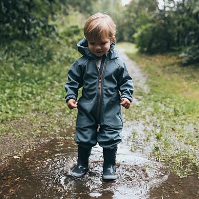 Как выбрать детский комбинезон: виды, материалы и правила подбора